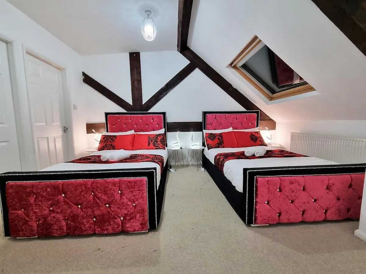 Daire -F1-Gh- Enjoy A Wonderful Stay In Our Cosy Luxurious, Spacious Ground Floor Apartment, Free Parking, Free Wifi Leeds