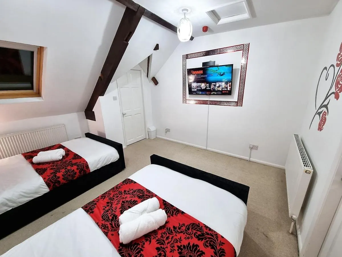 -F1-Gh- Enjoy A Wonderful Stay In Our Cosy Luxurious, Spacious Ground Floor Apartment, Free Parking, Free Wifi Leeds  Leeds (West Yorkshire)